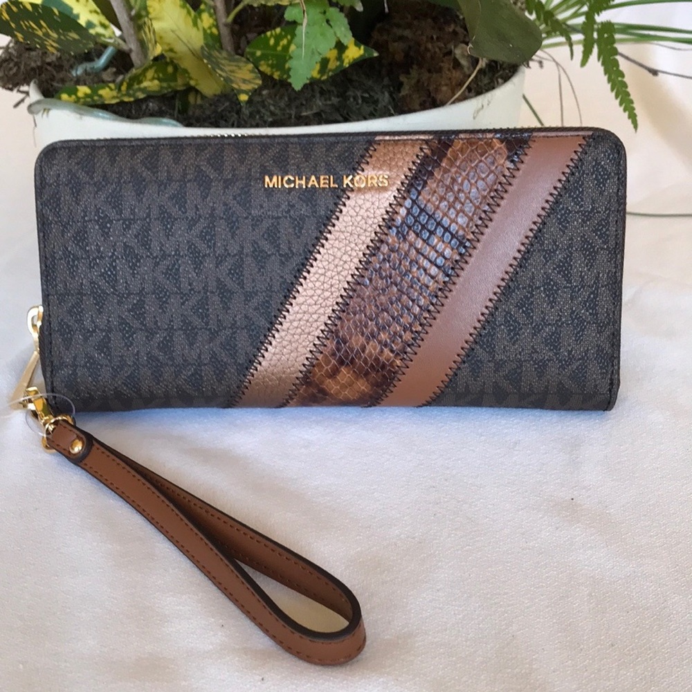 Michael Kors wristlet
